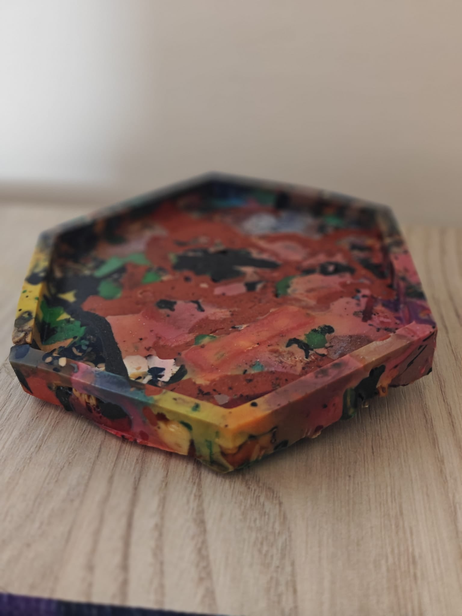 Moulded Hexagon Ashtray - Groot