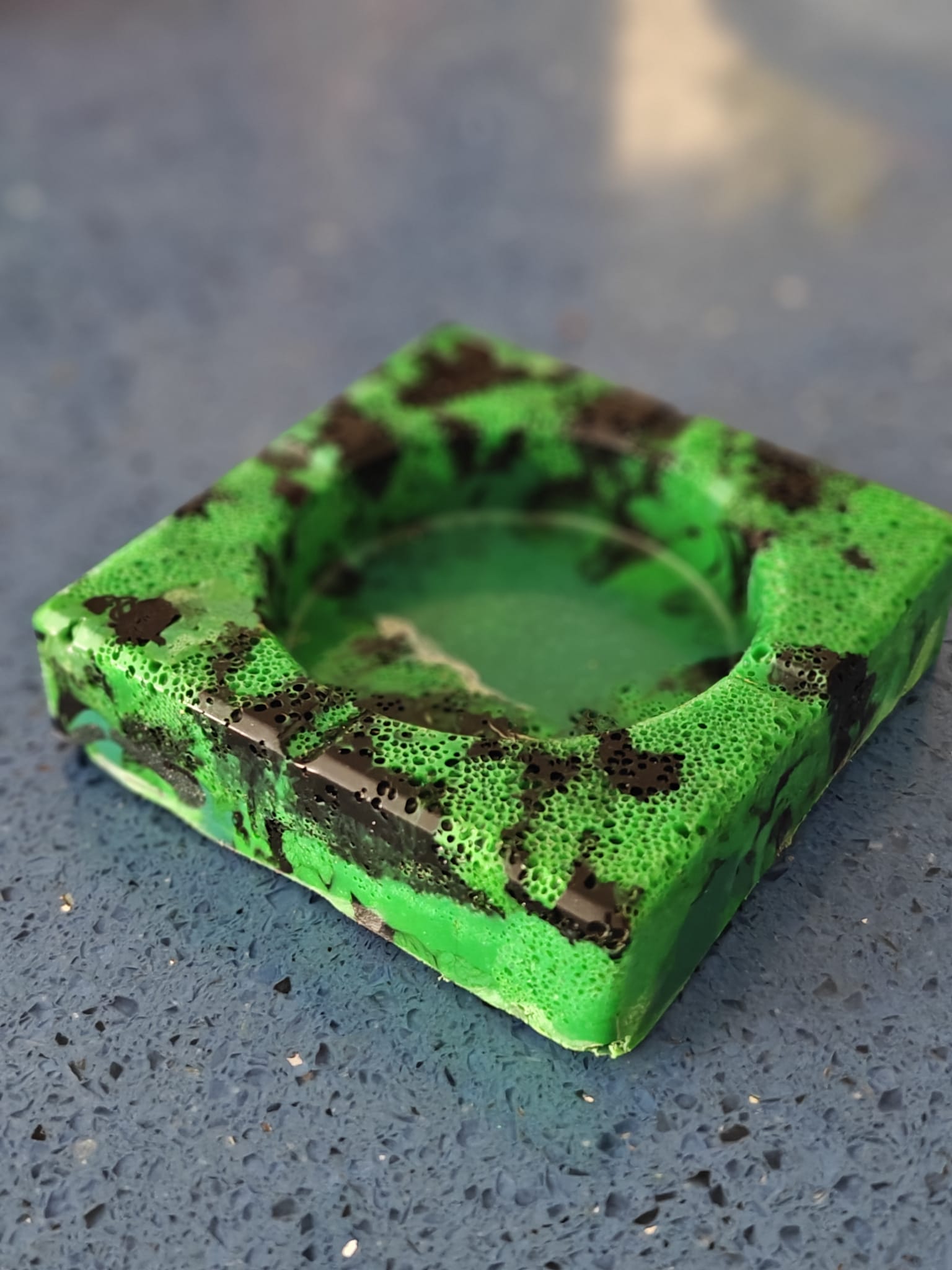 Moulded Skull and Square Ashtray - Green & Black Bundle