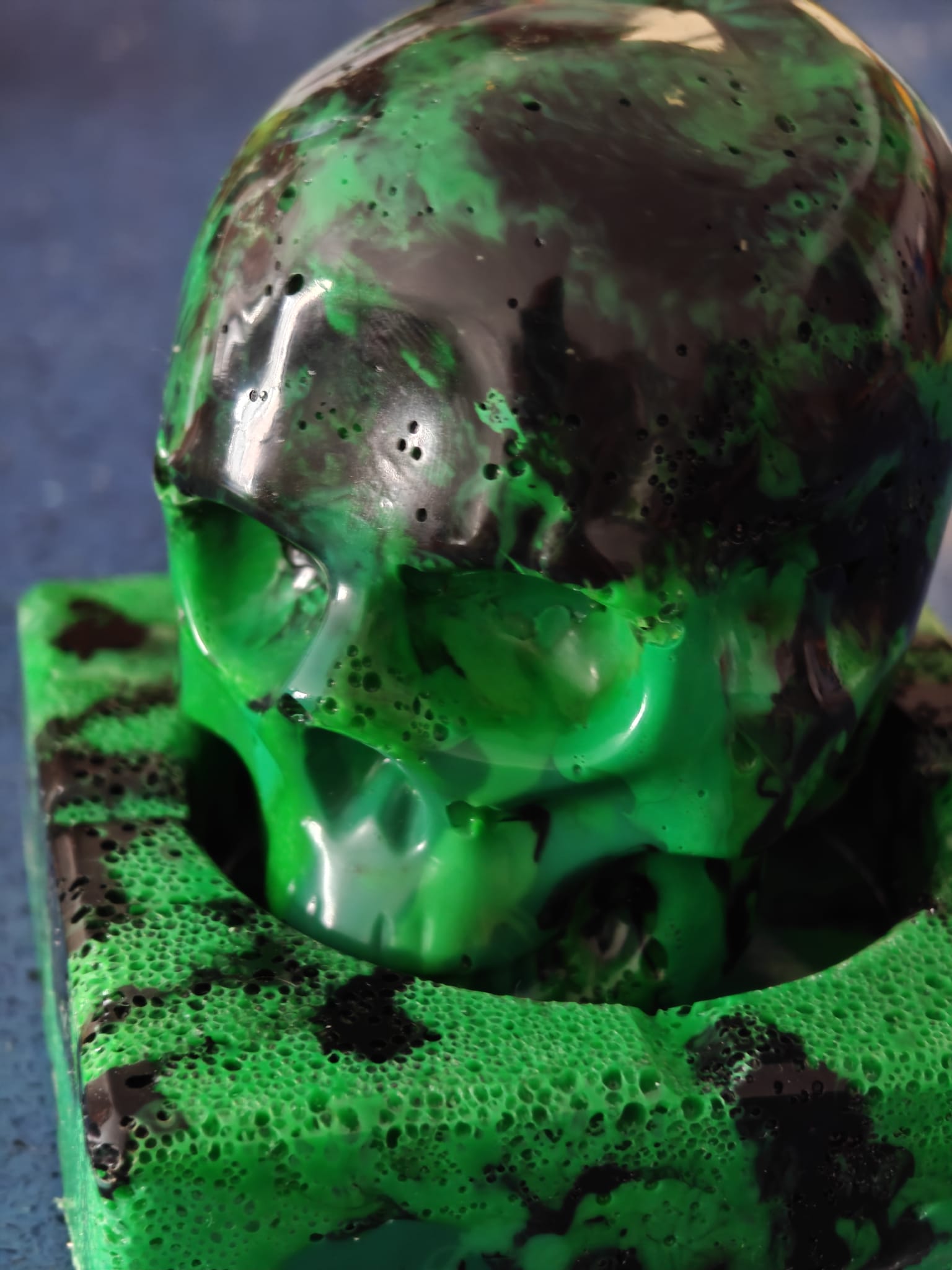 Moulded Skull and Square Ashtray - Green & Black Bundle